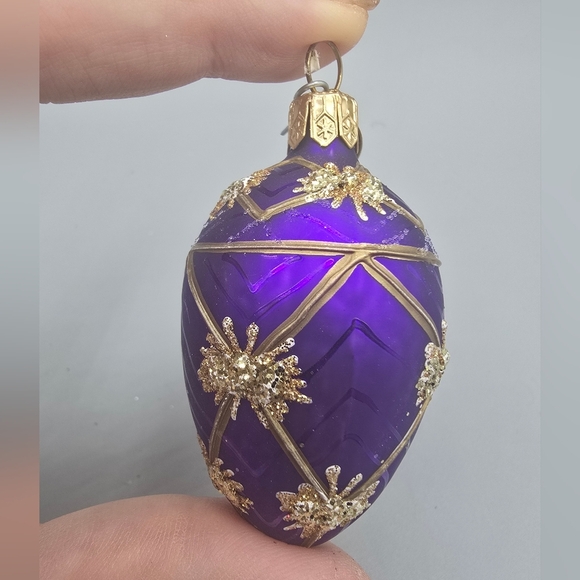 Elegant Purple Glass Ornament with Gold Accents - Picture 1 of 4
